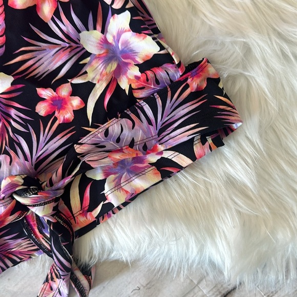 Pink Victoria’s Secret Floral Wrap Front Tie Back Top - Picture 7 of 8